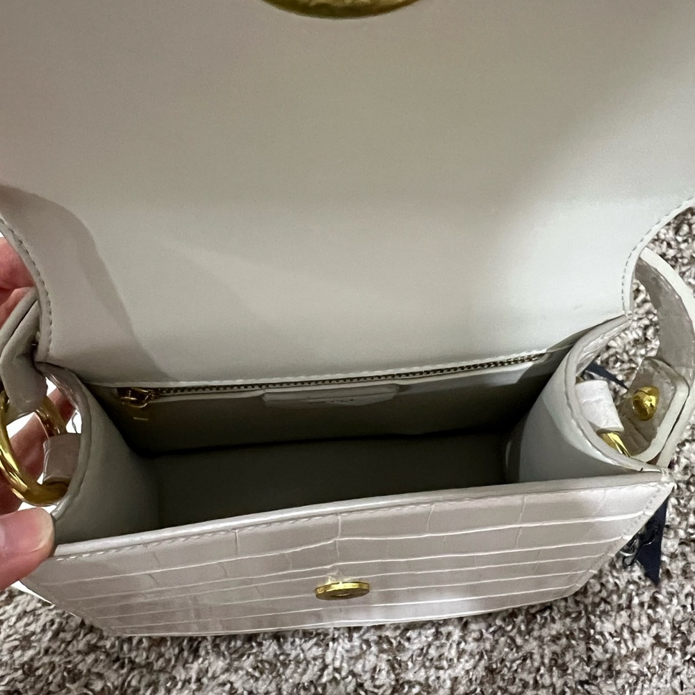 JWPEI Cream Croc-Embossed Bag - Picture 7 of 8